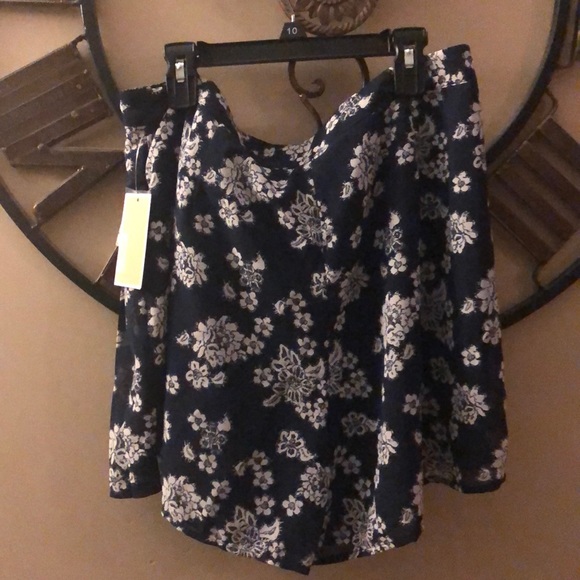 Michael Kors flutter short - Picture 3 of 4